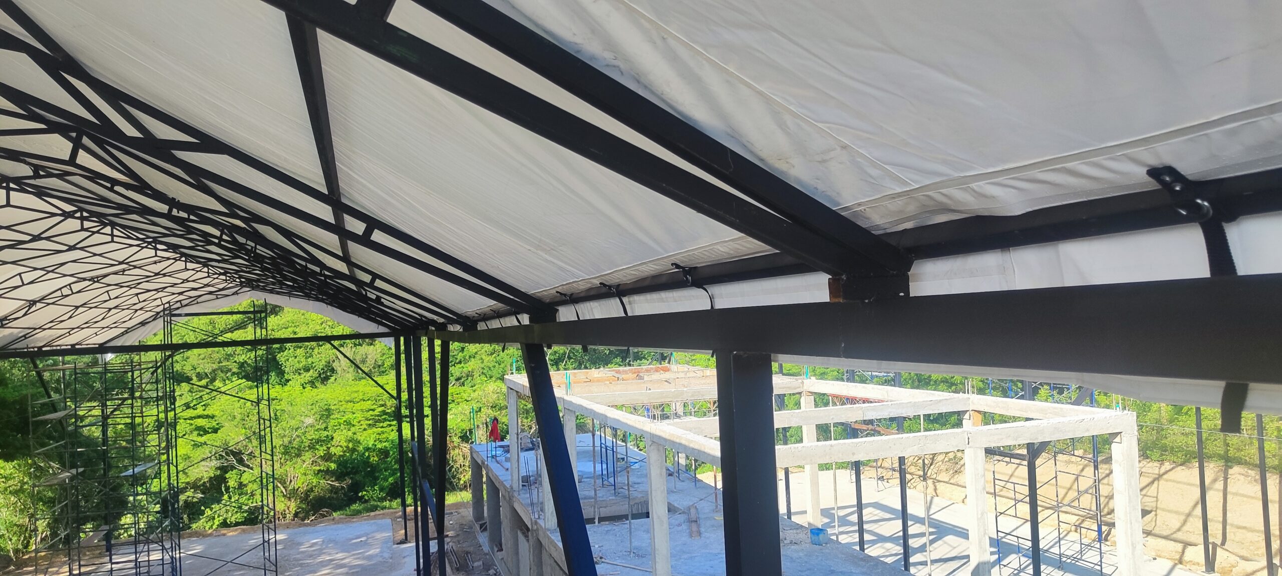 Hangar industrial para almacenamiento en Cartagena vista exterior