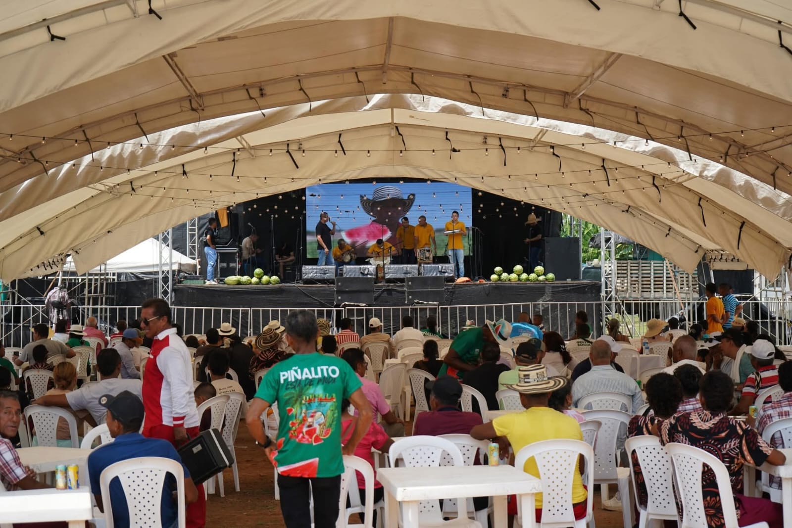 Carpa industrial resistente a lluvia y viento en Cartagena Colombia